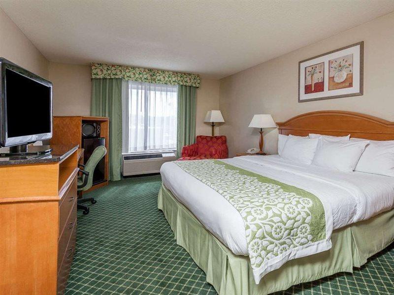 Days Inn & Suites By Wyndham Warren Dış mekan fotoğraf