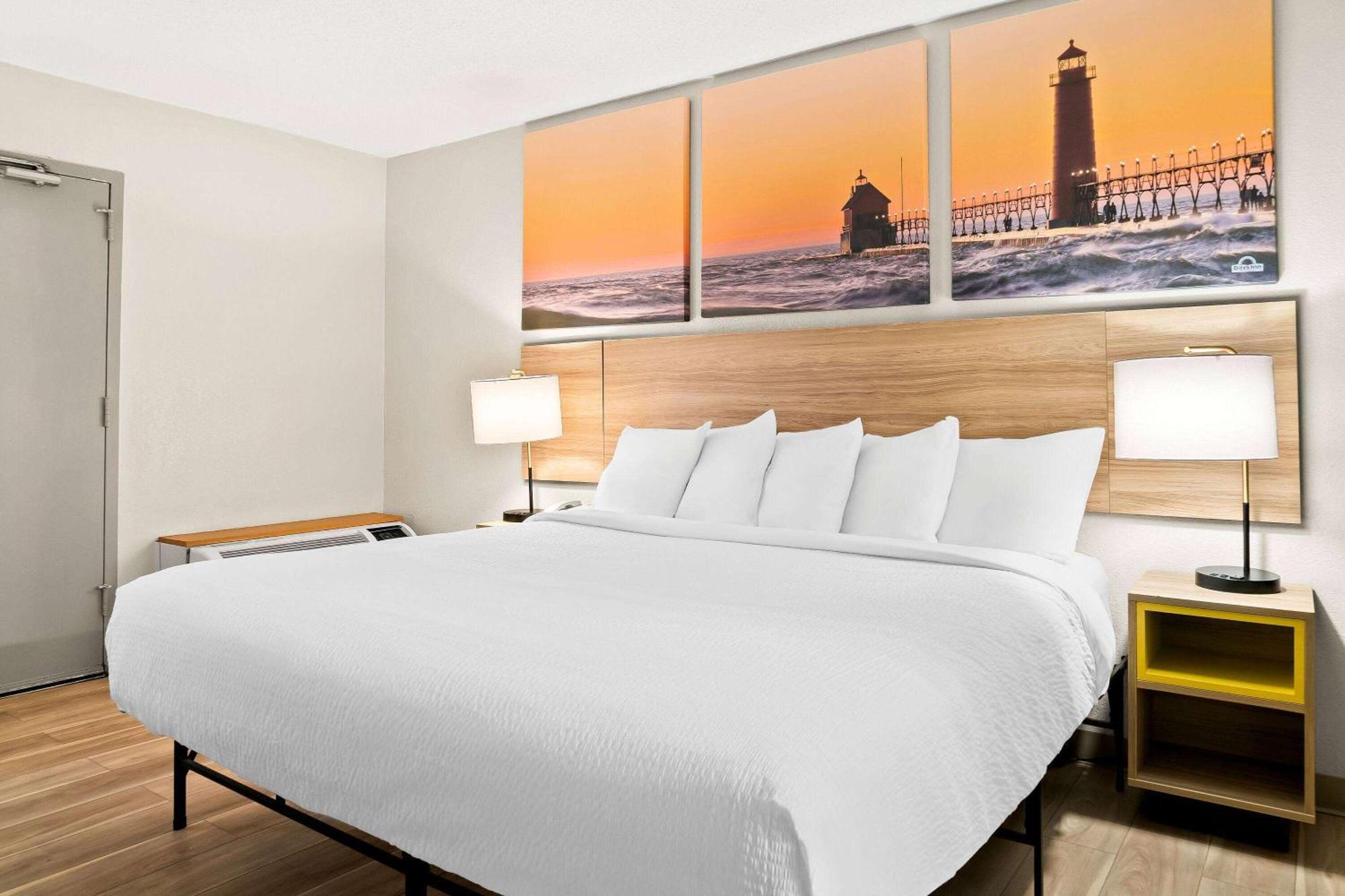 Days Inn & Suites By Wyndham Warren Dış mekan fotoğraf