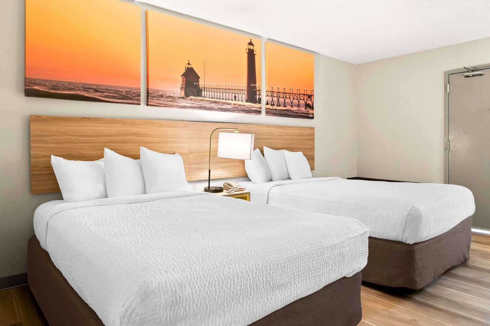 Days Inn & Suites By Wyndham Warren Dış mekan fotoğraf