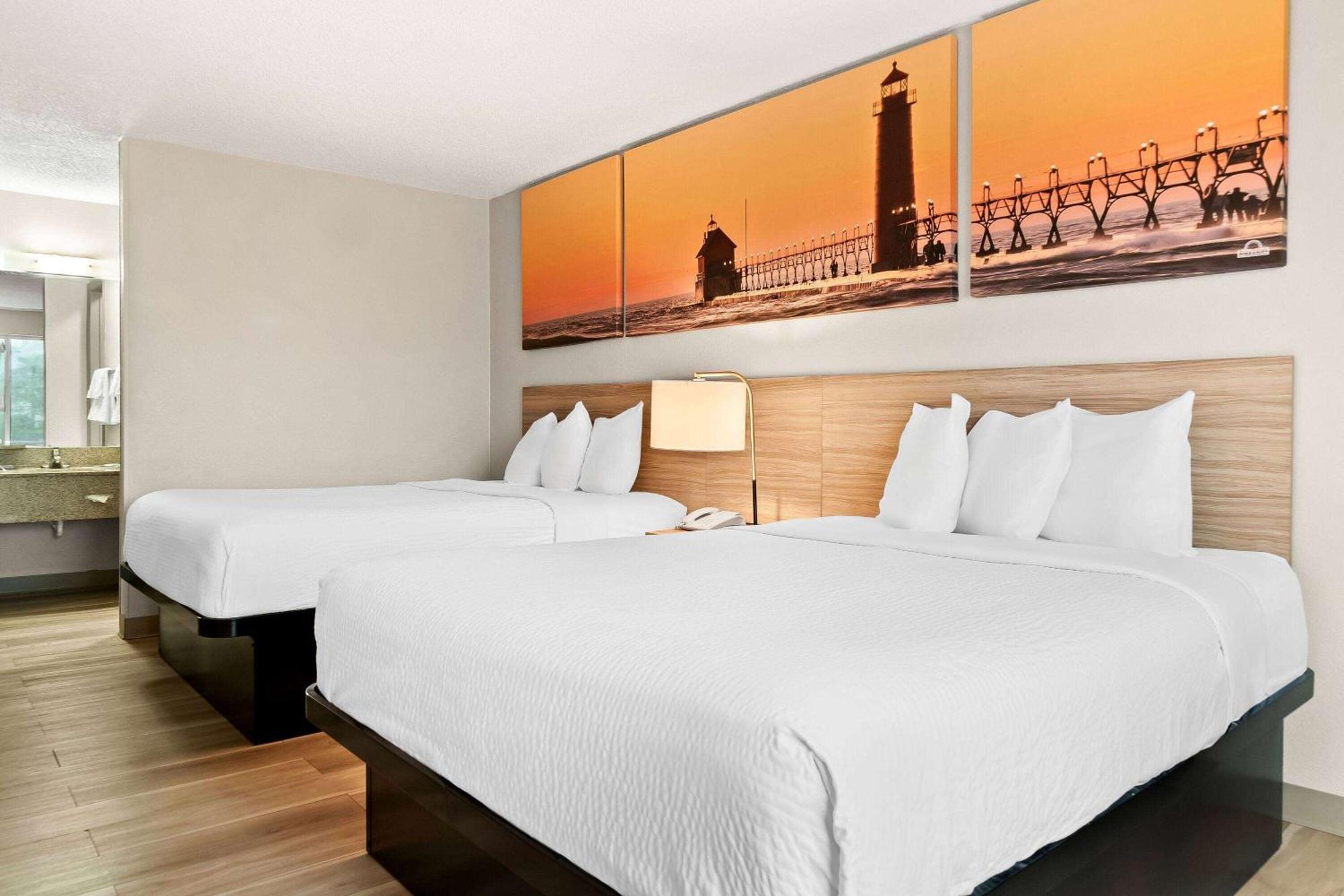 Days Inn & Suites By Wyndham Warren Dış mekan fotoğraf